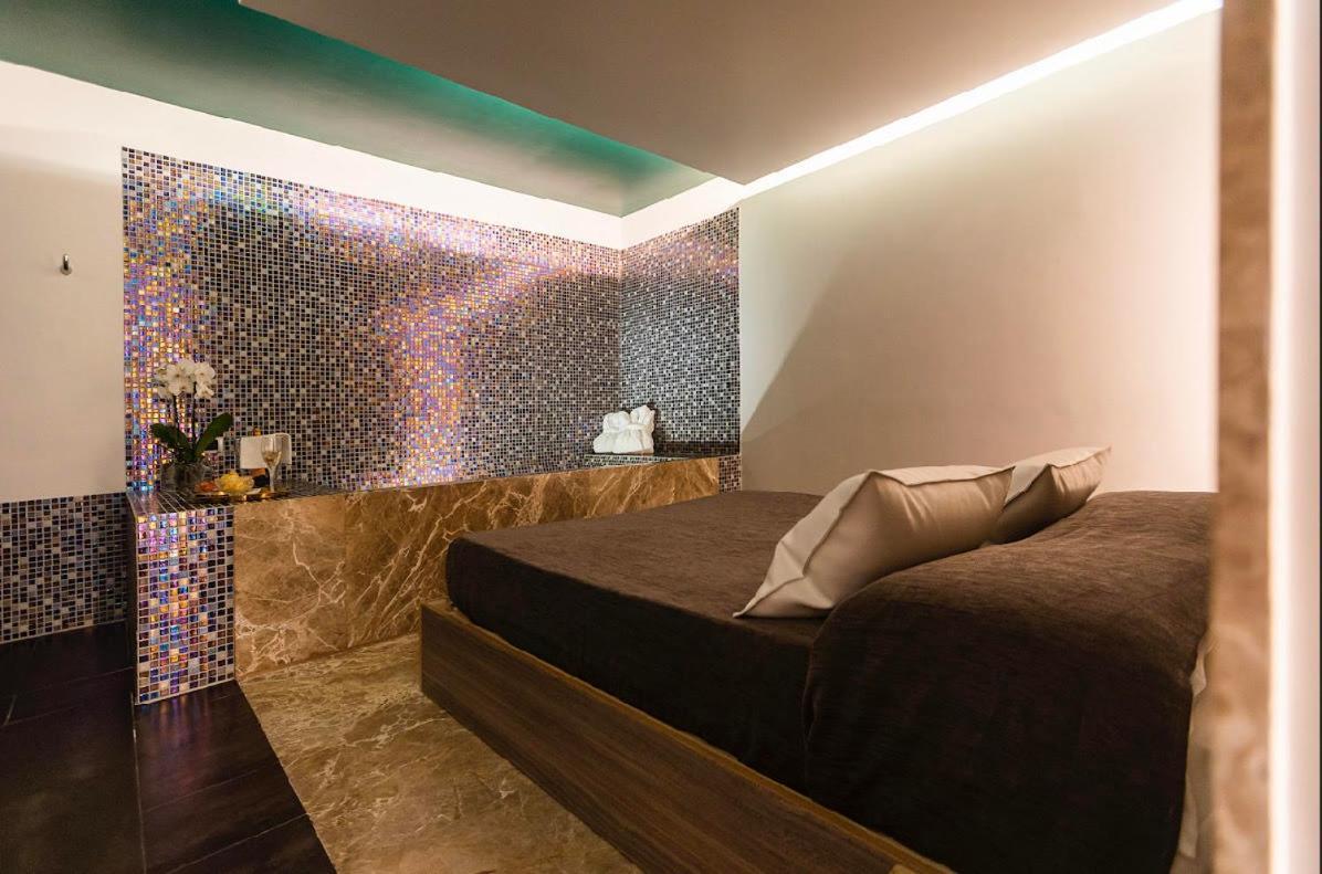 Hotel Tiro A Volo Pozzuoli Bagian luar foto