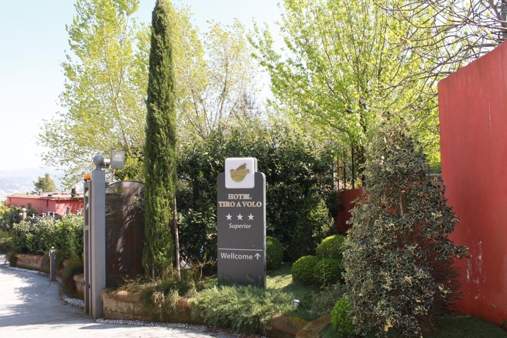 Hotel Tiro A Volo Pozzuoli Bagian luar foto