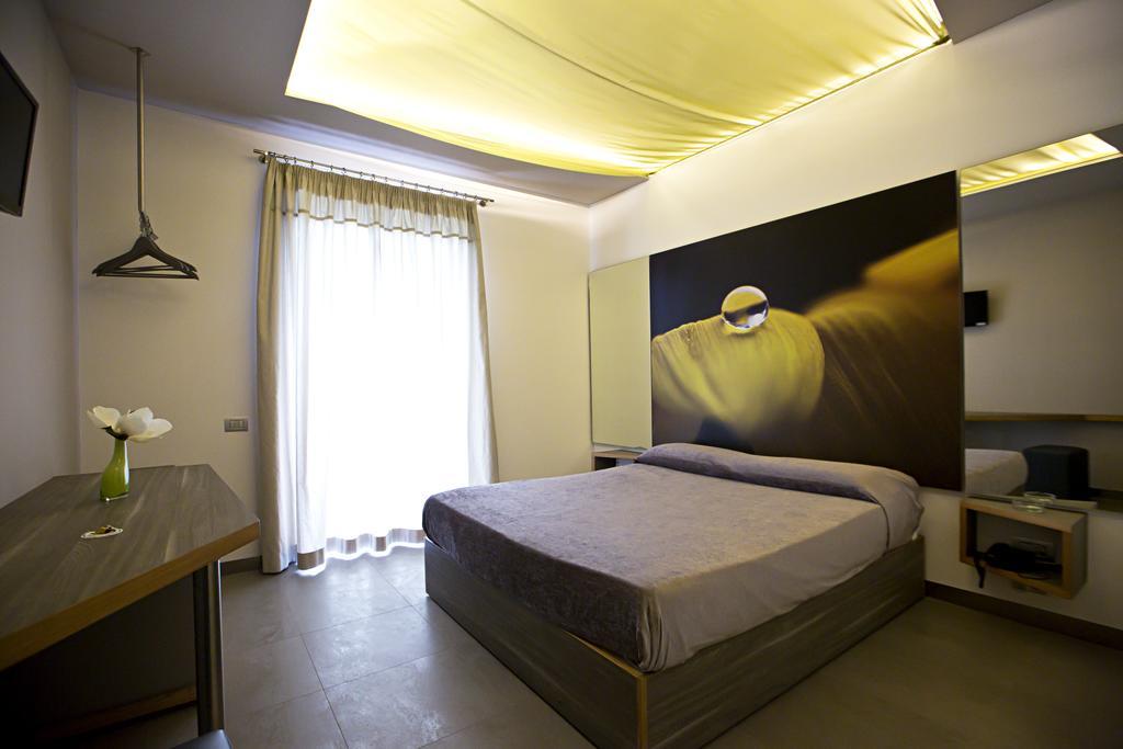 Hotel Tiro A Volo Pozzuoli Bagian luar foto