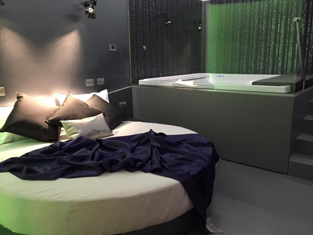 Hotel Tiro A Volo Pozzuoli Bagian luar foto